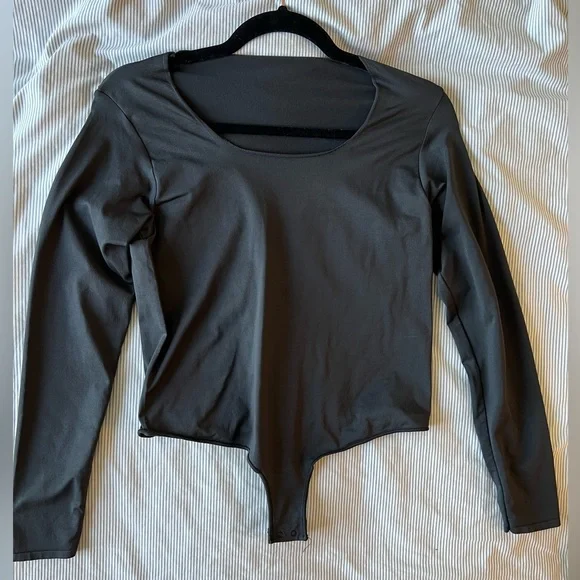 New Skims Essential Scoop Neck Long Sleeve Black Thong Bodysuit - Picture 6 of 10